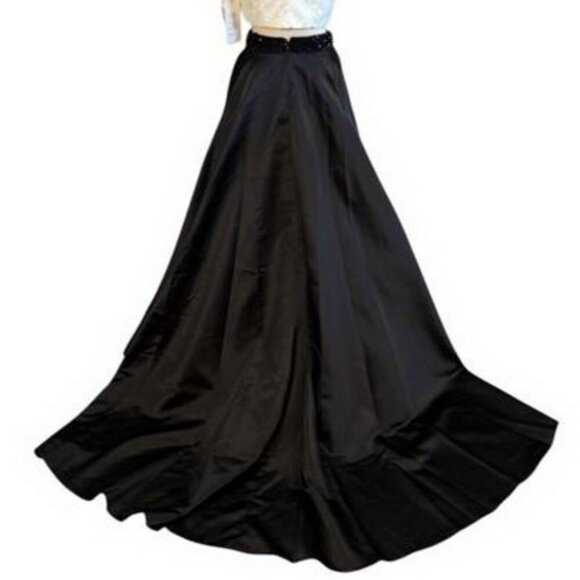 Vivi Ta Black White Beaded 2 Piece Dress Ball Gown - Picture 4 of 5